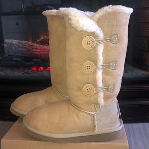 Sand Triple Bailey Button UGGS